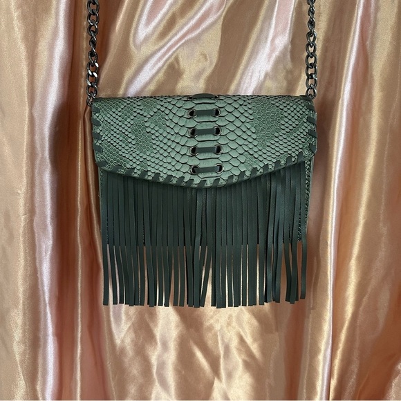 Gray Snake Print Fringe Clutch Crossbody | Animal Print Tassel Bag - Picture 4 of 9
